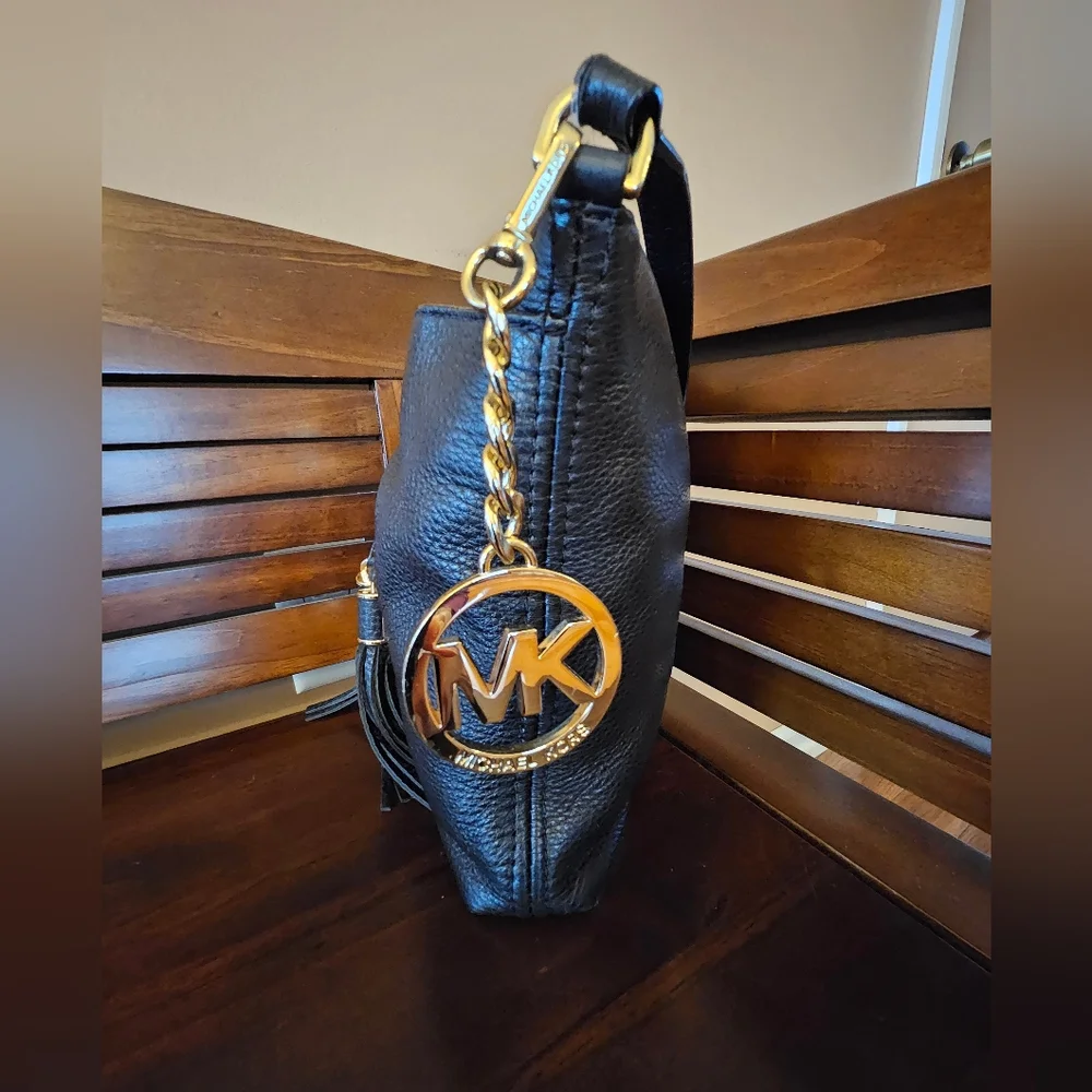 Michael Kors Small Pebbled Leather Crossbody Bag! - Picture 5 of 12